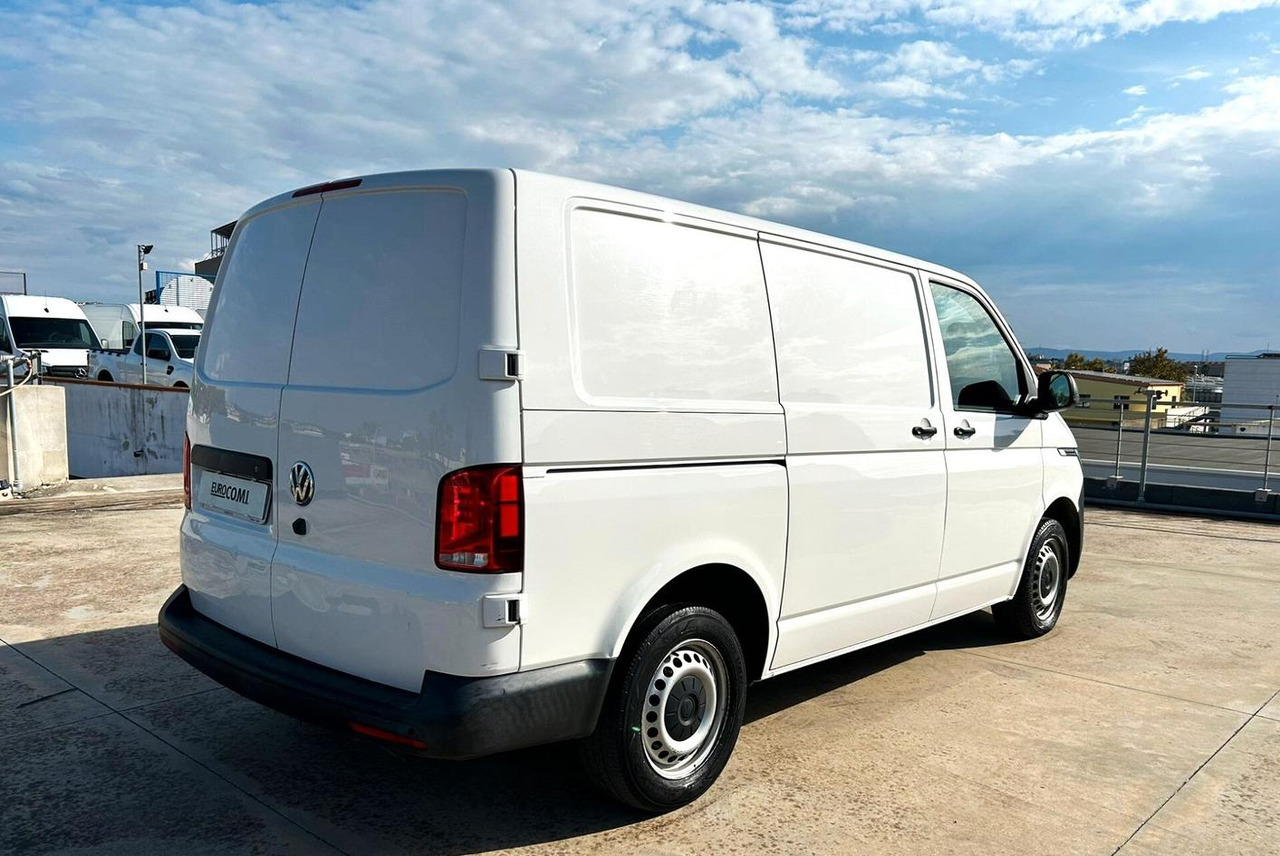 Volkswagen Transporter 2.0 TDi 150 cv - Цельнометаллический фургон: фото 5 Volkswagen Transporter 2.0 TDi 150 cv - Цельнометаллический фургон: фото 5
