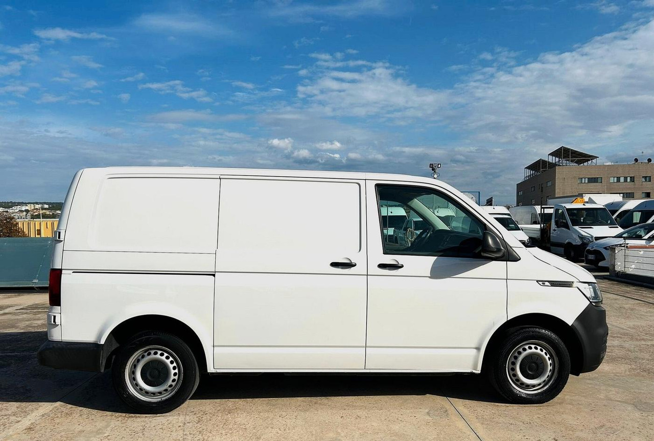 Volkswagen Transporter 2.0 TDi 150 cv - Цельнометаллический фургон: фото 4 Volkswagen Transporter 2.0 TDi 150 cv - Цельнометаллический фургон: фото 4