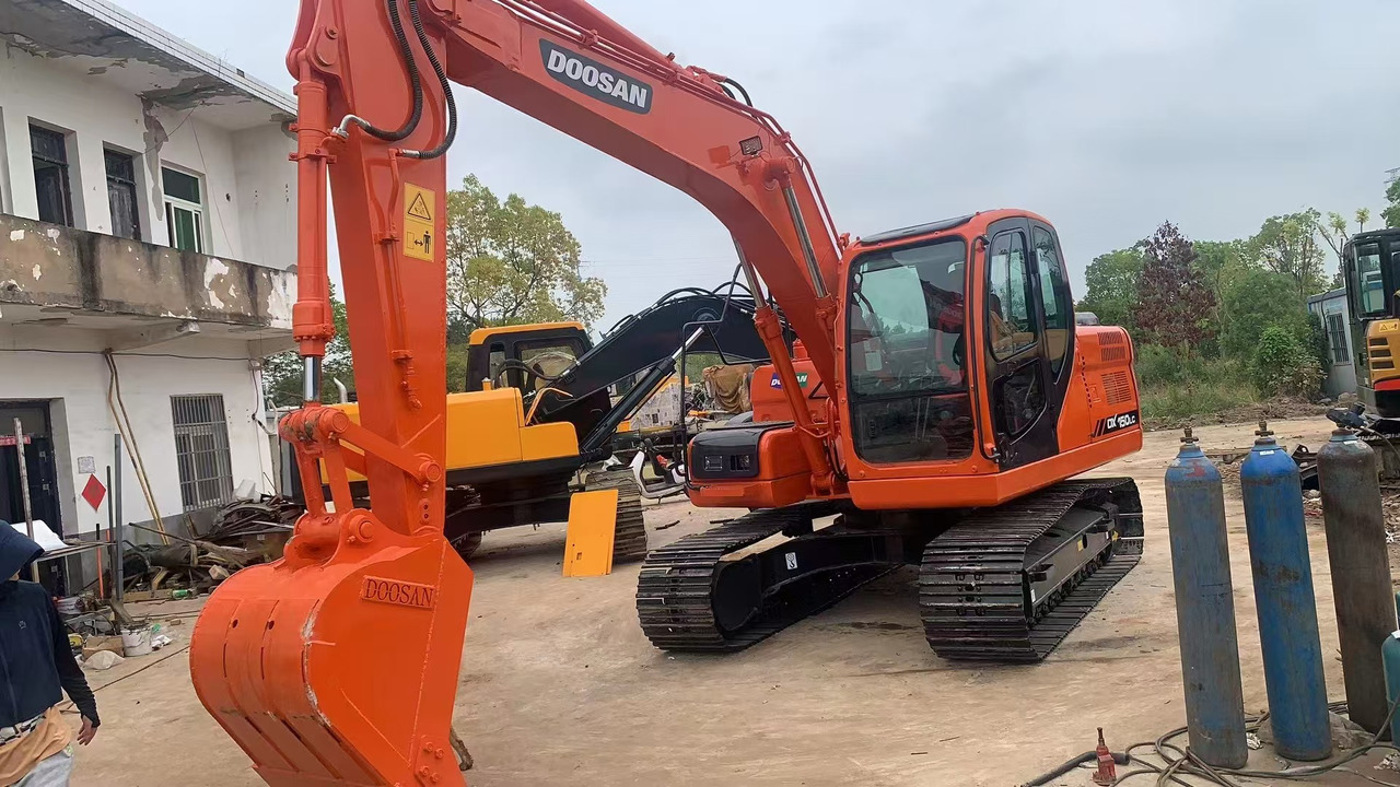 DOOSAN DX150 - Гусеничный экскаватор: фото 3 DOOSAN DX150 - Гусеничный экскаватор: фото 3