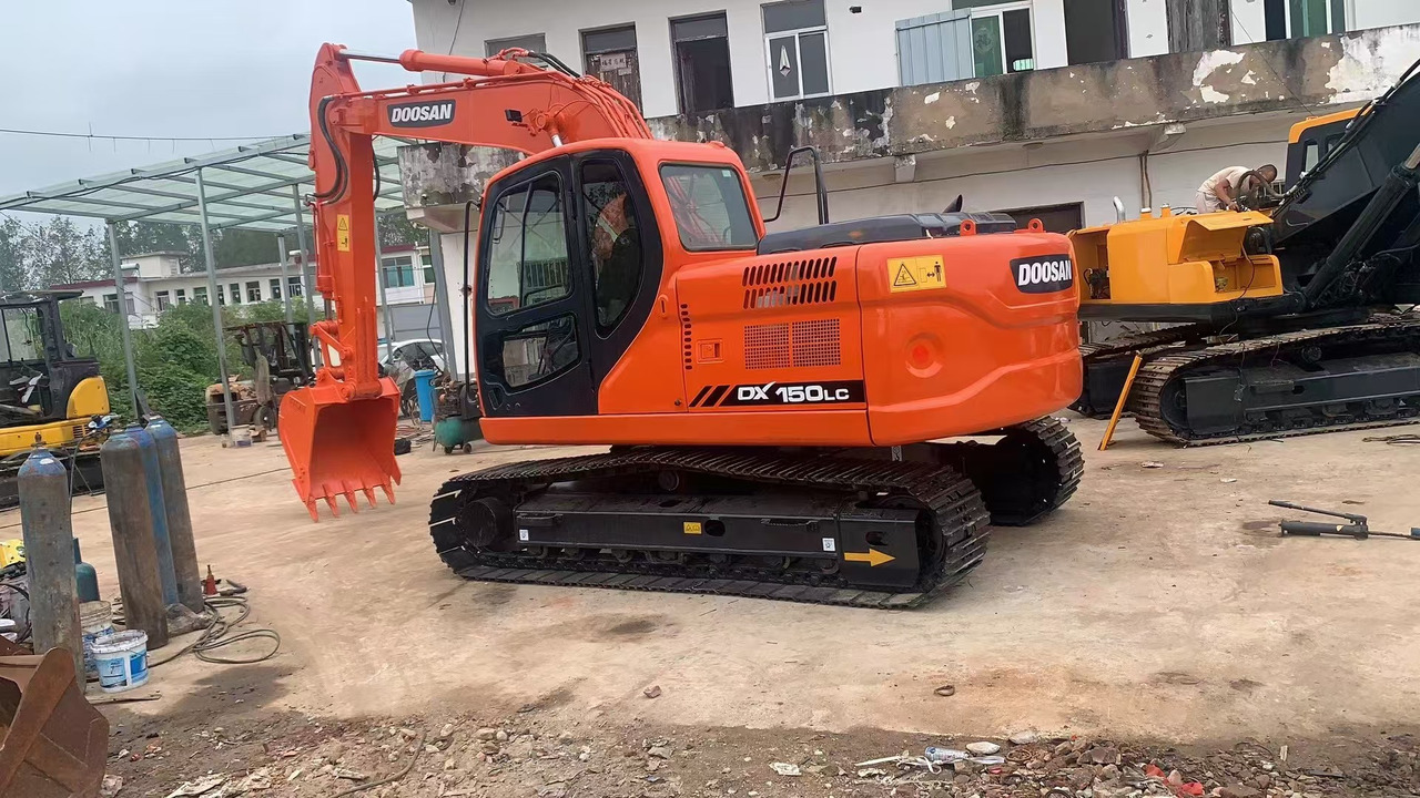 DOOSAN DX150 - Гусеничный экскаватор: фото 1 DOOSAN DX150 - Гусеничный экскаватор: фото 1