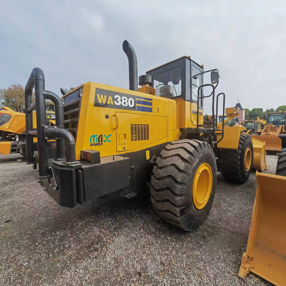 KOMATSU - Колёсный погрузчик: фото 1 KOMATSU - Колёсный погрузчик: фото 1