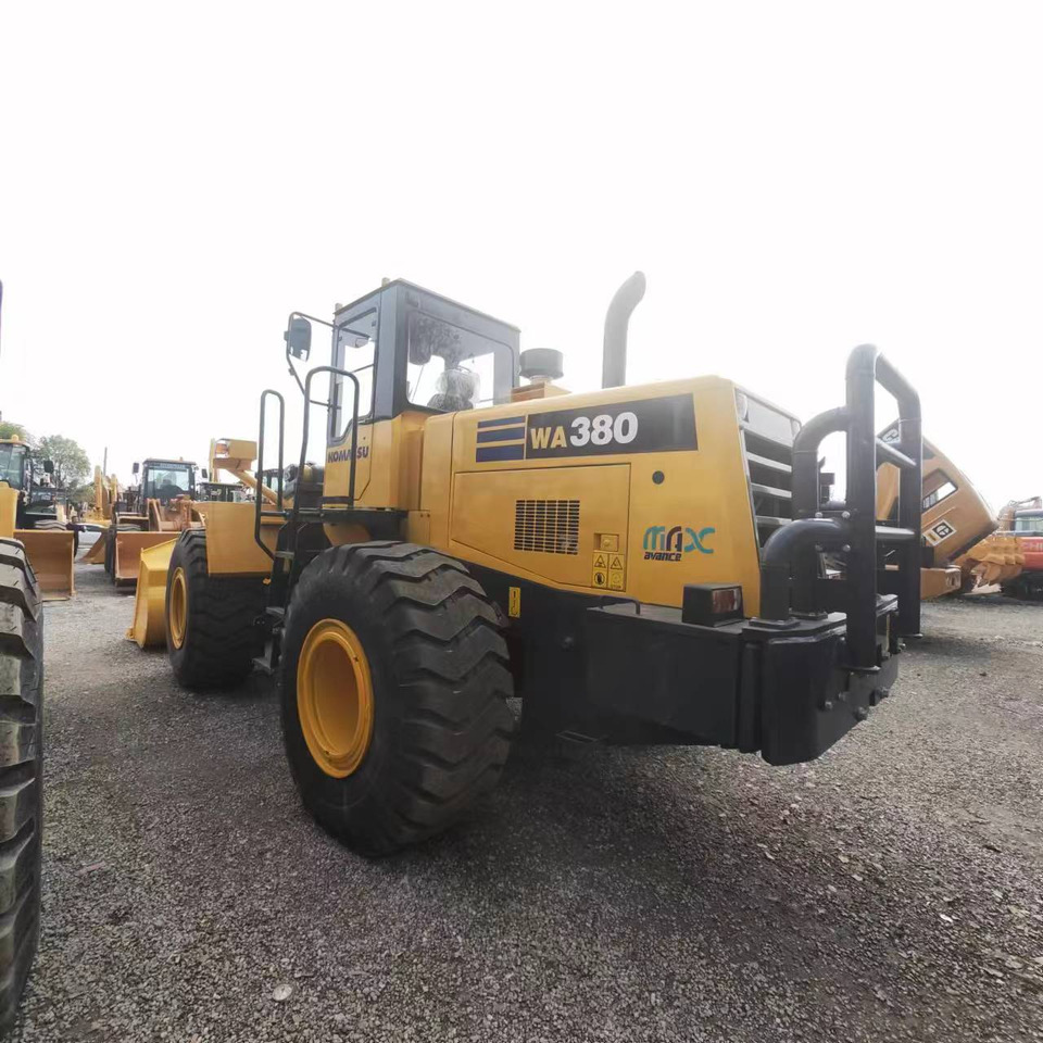 KOMATSU - Колёсный погрузчик: фото 3 KOMATSU - Колёсный погрузчик: фото 3