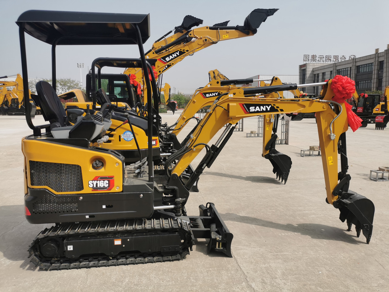 SANY SY16 - Гусеничный экскаватор: фото 1 SANY SY16 - Гусеничный экскаватор: фото 1