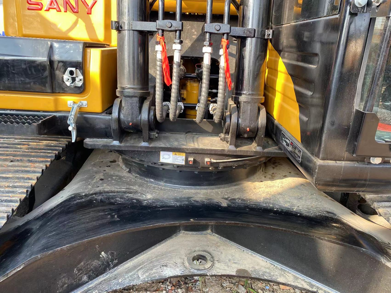 SANY SY235H - Гусеничный экскаватор: фото 3 SANY SY235H - Гусеничный экскаватор: фото 3