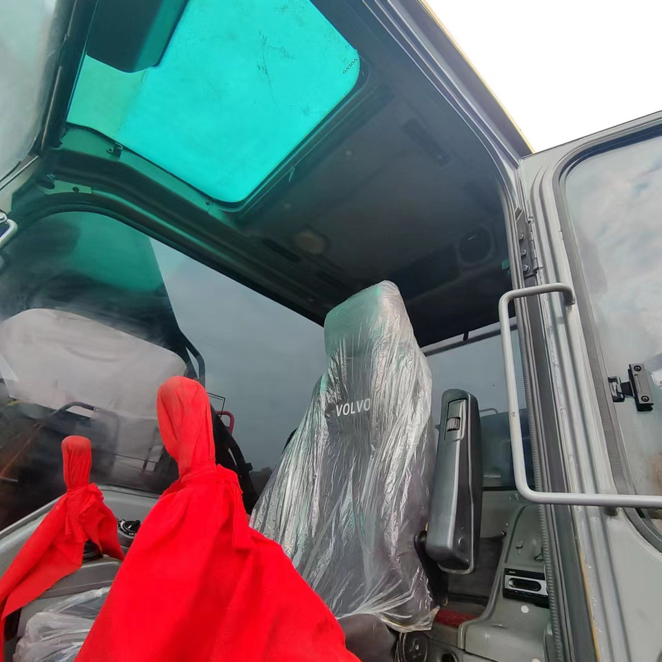 VOLVO EC240 - Гусеничный экскаватор: фото 2 VOLVO EC240 - Гусеничный экскаватор: фото 2