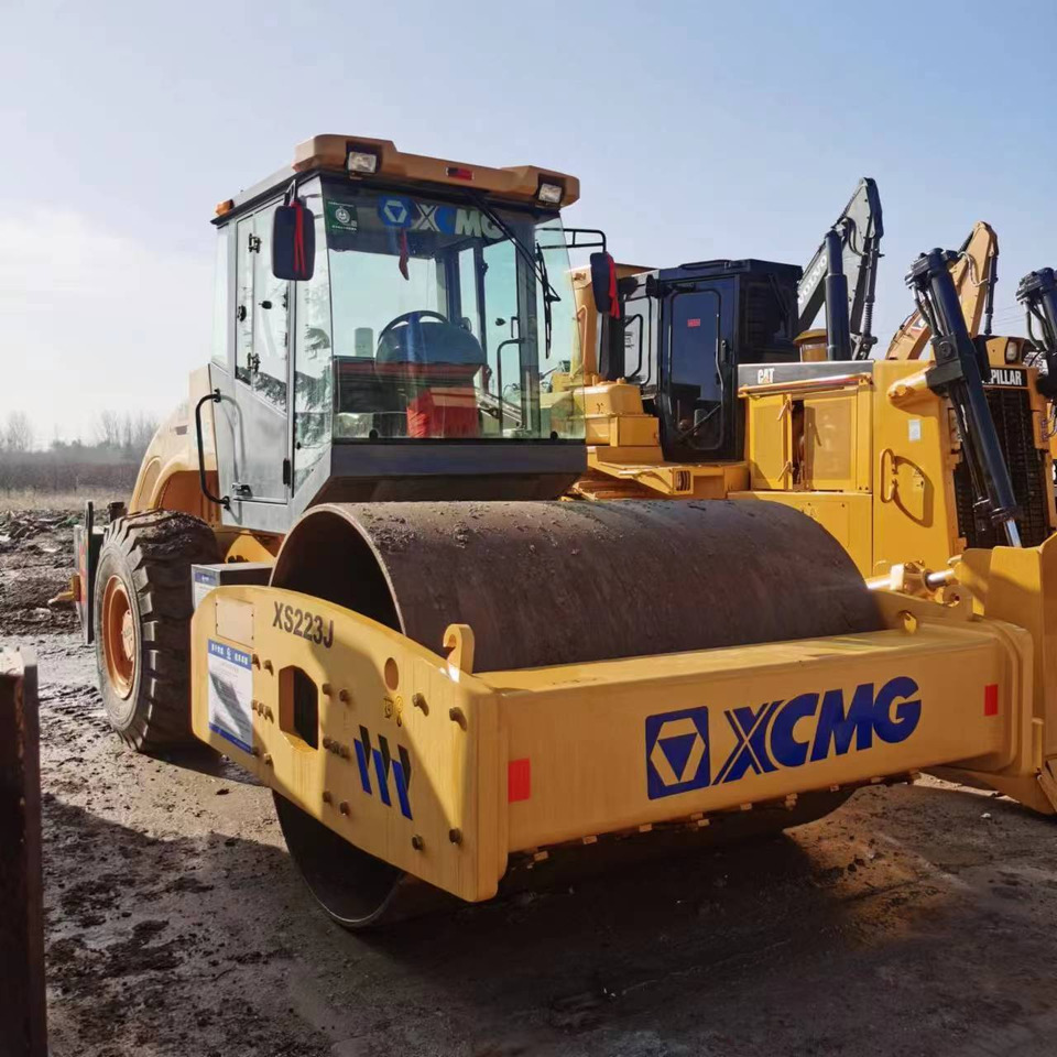 XCMG XS223J - Компактор: фото 4 XCMG XS223J - Компактор: фото 4