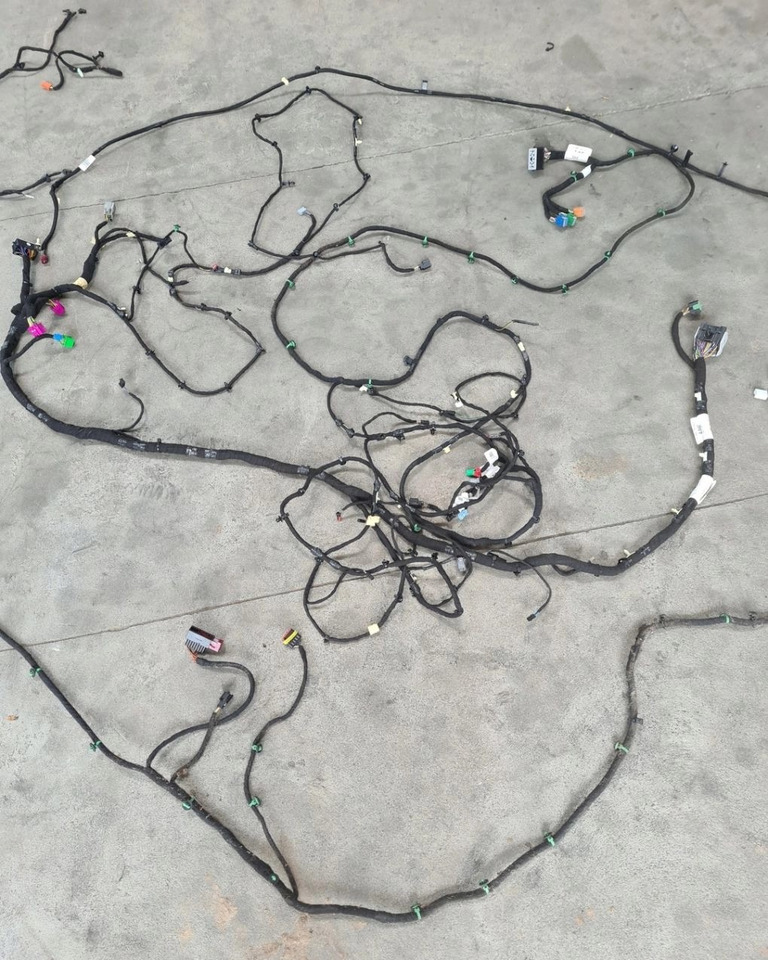 FORD WIĄZKA INSTALACJA KABINY KONSOLI DESKI ROZDZIELCZEJ FORD F-MAX 500 TRUCKS - Кабели/ Провода для Грузовиков: фото 3 FORD WIĄZKA INSTALACJA KABINY KONSOLI DESKI ROZDZIELCZEJ FORD F-MAX 500 TRUCKS - Кабели/ Провода для Грузовиков: фото 3