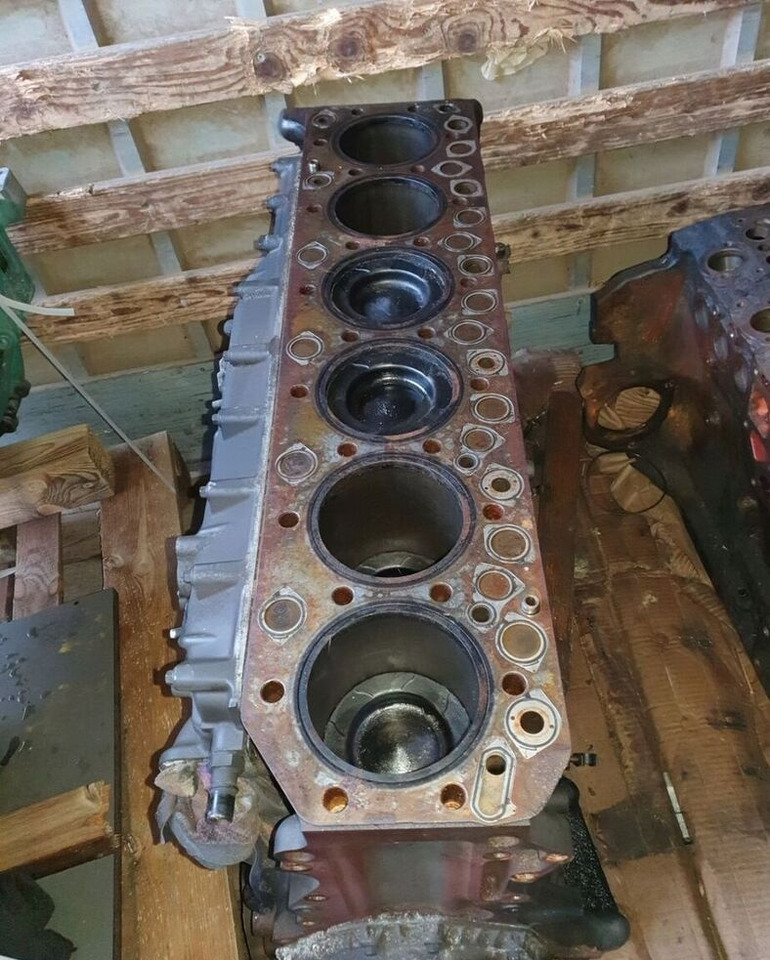 RENAULT BLOK SILNIKA SŁUPEK TŁOKI WAŁ RENAULT GAMA RANGE T DTI11 460 430 - Блок цилиндров для Грузовиков: фото 2 RENAULT BLOK SILNIKA SŁUPEK TŁOKI WAŁ RENAULT GAMA RANGE T DTI11 460 430 - Блок цилиндров для Грузовиков: фото 2