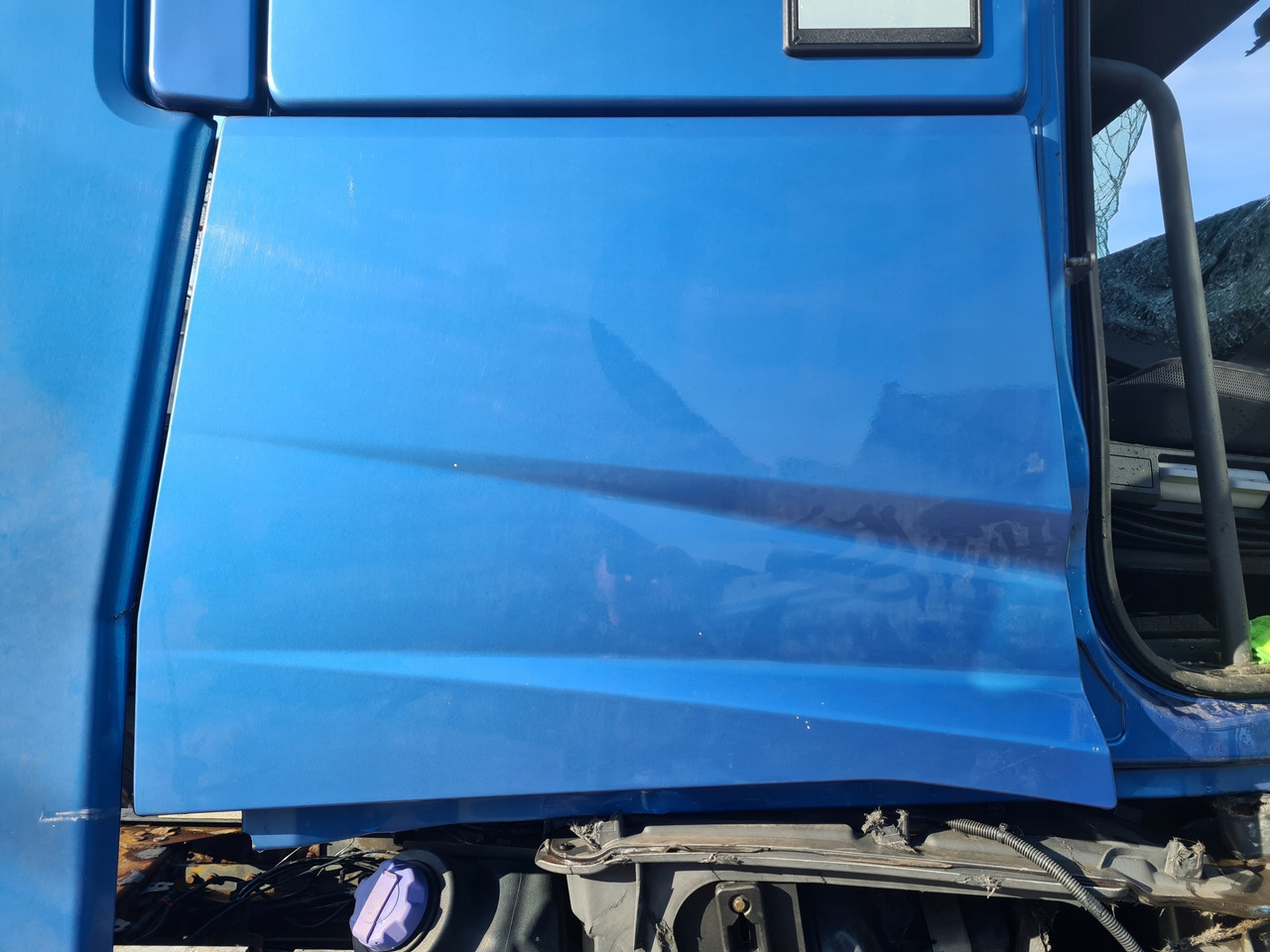 RENAULT KLAPA SCHOWKA DRZWICZKI LEWE RENAULT GAMA T HIGH - Кузов и экстерьер для Грузовиков: фото 1 RENAULT KLAPA SCHOWKA DRZWICZKI LEWE RENAULT GAMA T HIGH - Кузов и экстерьер для Грузовиков: фото 1