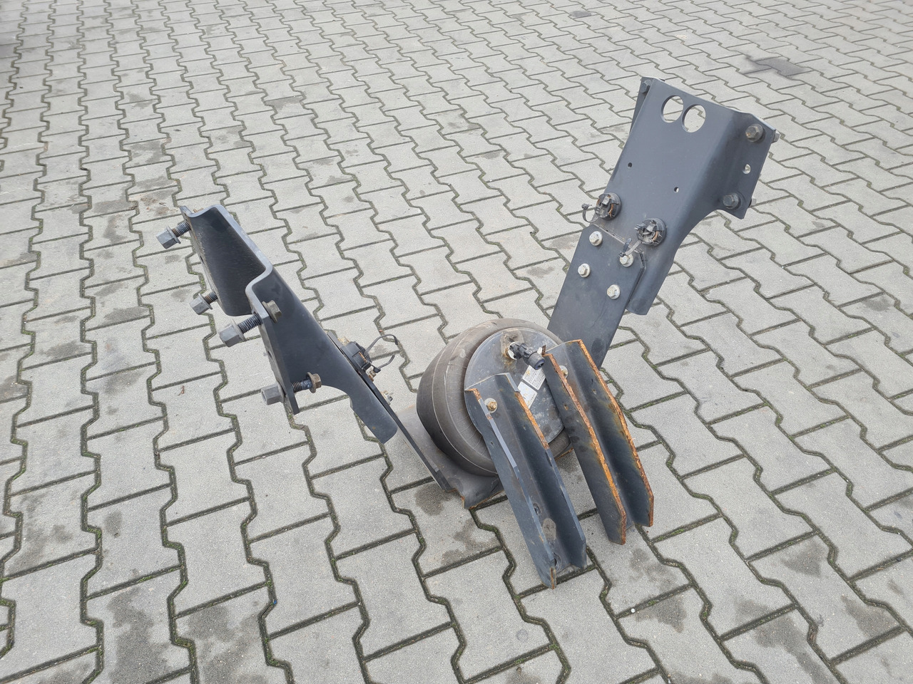 RENAULT MECHANIZM OSI PODNOSZONEJ RENAULT GAMA T RENAULT DXI - Подвеска для Грузовиков: фото 2 RENAULT MECHANIZM OSI PODNOSZONEJ RENAULT GAMA T RENAULT DXI - Подвеска для Грузовиков: фото 2