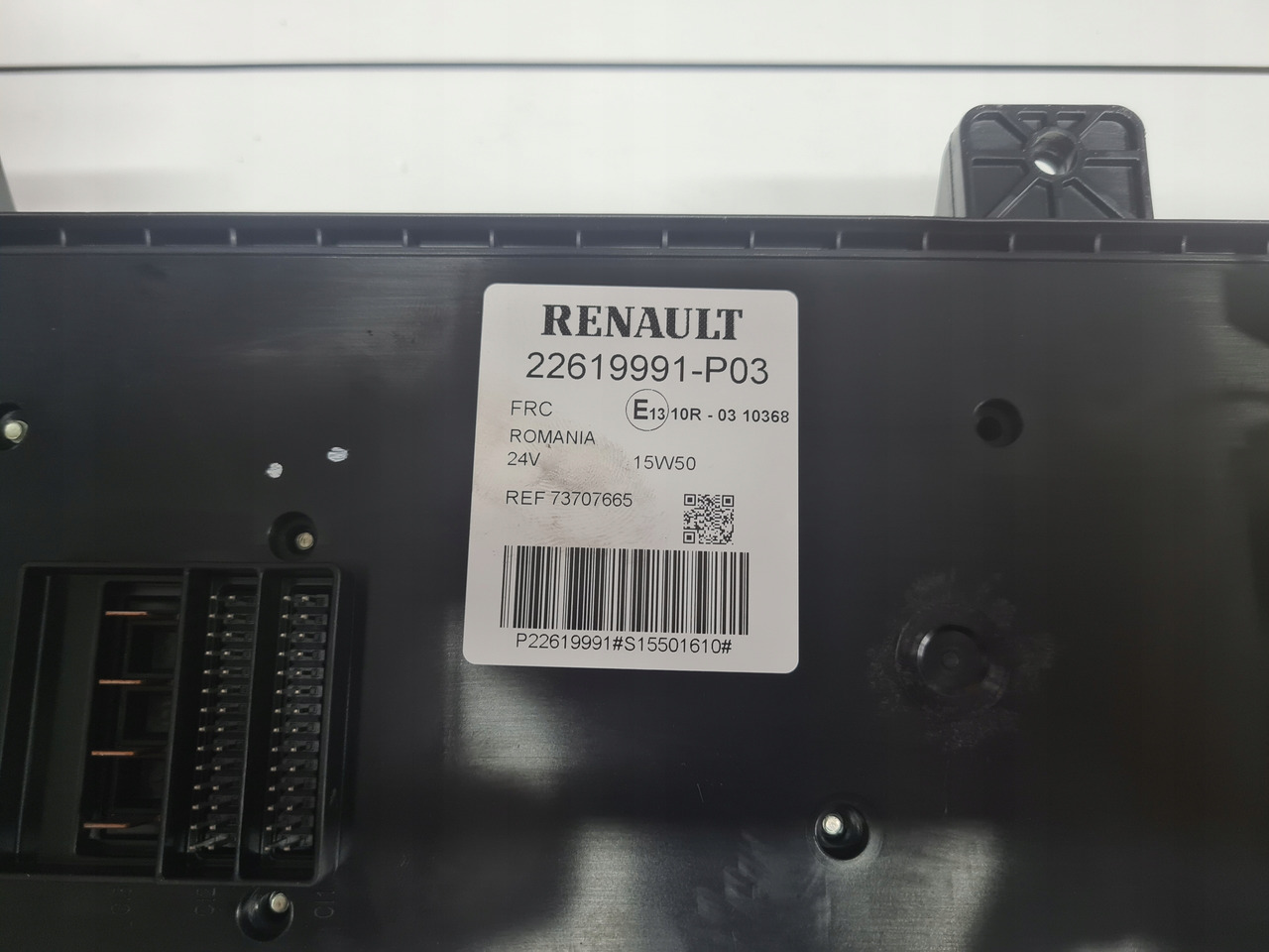 RENAULT PŁYTA BEZPIECZNIKÓW SKRZYNKA RENAULT GAMA T RANGE 22619991 P03 - Предохранитель для Грузовиков: фото 3 RENAULT PŁYTA BEZPIECZNIKÓW SKRZYNKA RENAULT GAMA T RANGE 22619991 P03 - Предохранитель для Грузовиков: фото 3