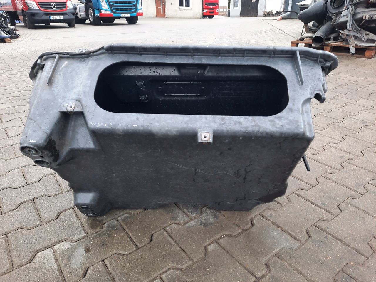 RENAULT SCHOWEK POD KABINĘ LEWY RENAULT GAMA T RANGE - Кузов и экстерьер для Грузовиков: фото 5 RENAULT SCHOWEK POD KABINĘ LEWY RENAULT GAMA T RANGE - Кузов и экстерьер для Грузовиков: фото 5