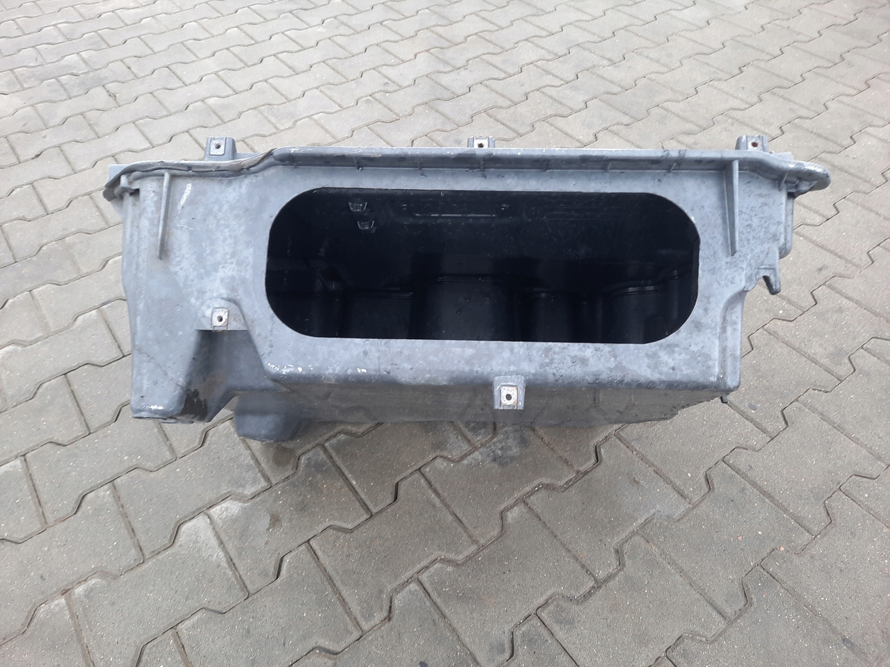 RENAULT SCHOWEK POD KABINĘ LEWY RENAULT GAMA T RANGE - Кузов и экстерьер для Грузовиков: фото 4 RENAULT SCHOWEK POD KABINĘ LEWY RENAULT GAMA T RANGE - Кузов и экстерьер для Грузовиков: фото 4