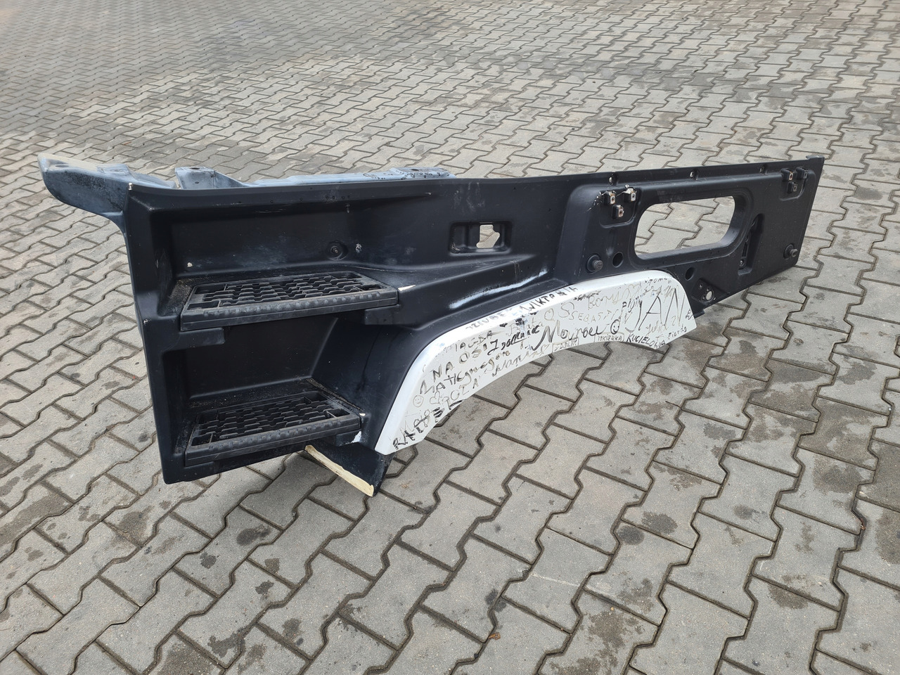 RENAULT STOPNICA GÓRNA STOPIEŃ LEWY RENAULT GAMA T RANGE HIGH - Боковая подножка для Грузовиков: фото 1 RENAULT STOPNICA GÓRNA STOPIEŃ LEWY RENAULT GAMA T RANGE HIGH - Боковая подножка для Грузовиков: фото 1