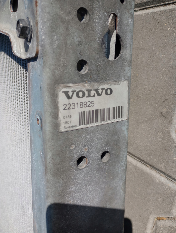 VOLVO CHŁODNICA WODY CIECZY VOLVO FH 4 RENAULT GAMA T - Радиатор для Грузовиков: фото 4 VOLVO CHŁODNICA WODY CIECZY VOLVO FH 4 RENAULT GAMA T - Радиатор для Грузовиков: фото 4