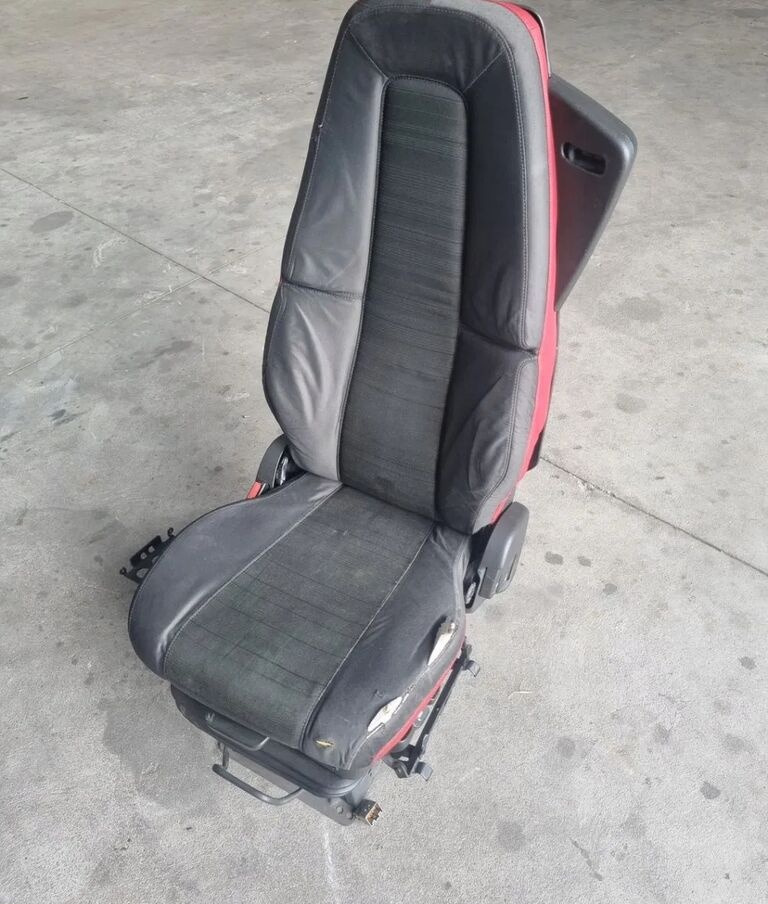 VOLVO FOTEL PNEUMATYCZNY KIEROWCY LEWY VOLVO FH 4 FM 4 AUTOMAT - Сиденье для Грузовиков: фото 1 VOLVO FOTEL PNEUMATYCZNY KIEROWCY LEWY VOLVO FH 4 FM 4 AUTOMAT - Сиденье для Грузовиков: фото 1