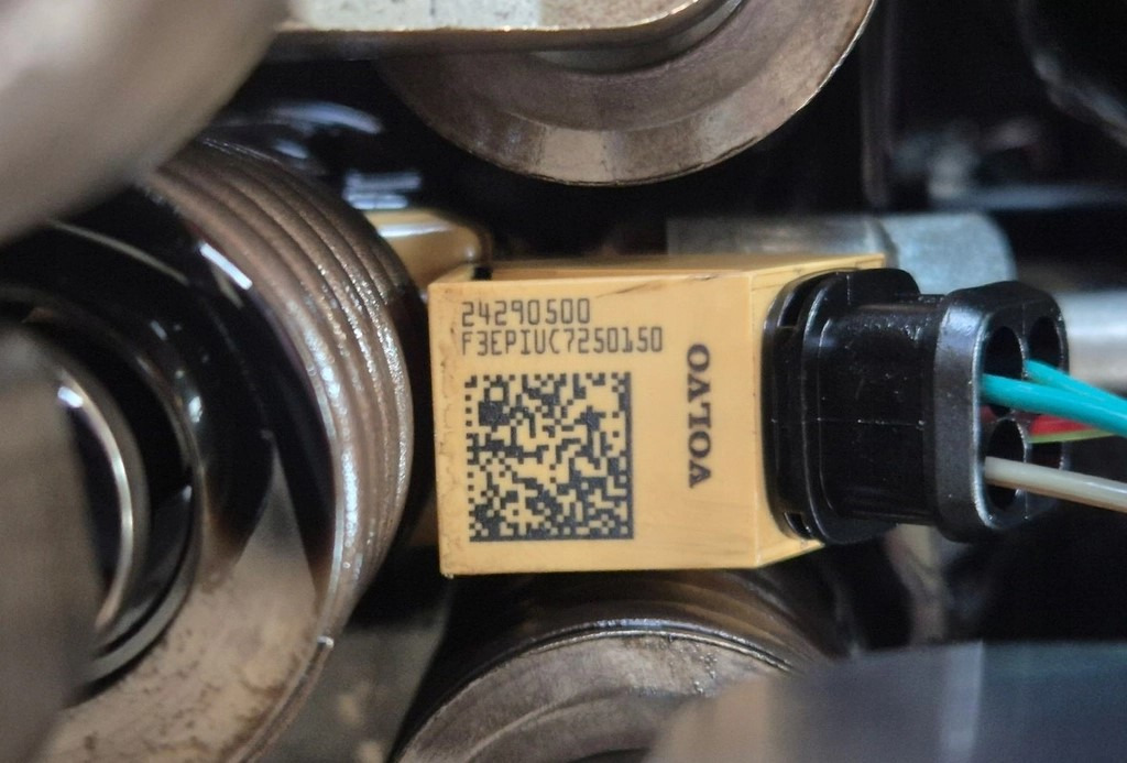 VOLVO POMPOWTRYSKIWACZE WTRYSKI COMMON RAIL VOLVO FH 5 FM 5 RENAULT GAMA DTI EVO - Распределитель впрыска: фото 2 VOLVO POMPOWTRYSKIWACZE WTRYSKI COMMON RAIL VOLVO FH 5 FM 5 RENAULT GAMA DTI EVO - Распределитель впрыска: фото 2