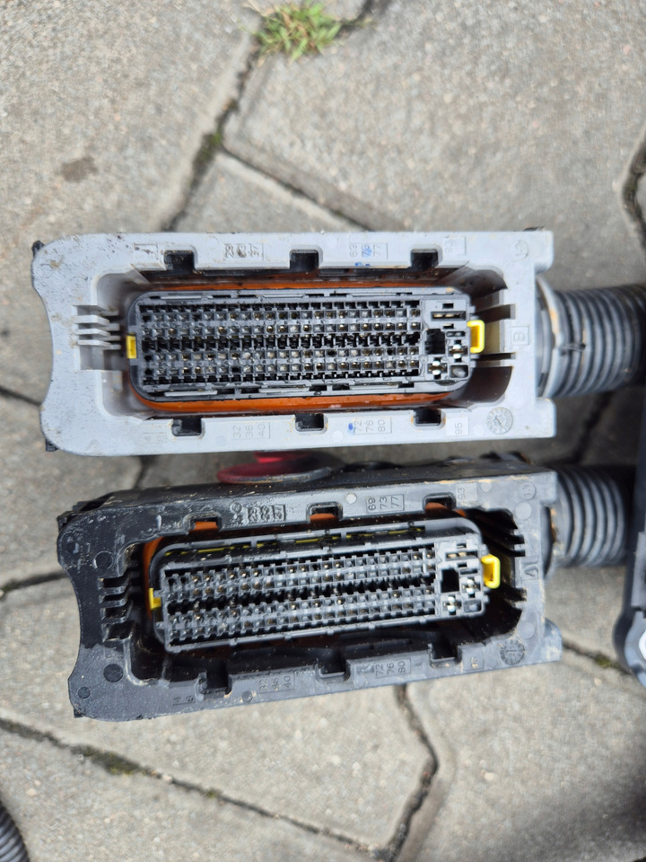 VOLVO WIĄZKA INSTALACJA SILNIKA VOLVO FH FM RENAULT GAMA RANGE T EVO D13 8K LIFT - Кабели/ Провода для Грузовиков: фото 4 VOLVO WIĄZKA INSTALACJA SILNIKA VOLVO FH FM RENAULT GAMA RANGE T EVO D13 8K LIFT - Кабели/ Провода для Грузовиков: фото 4