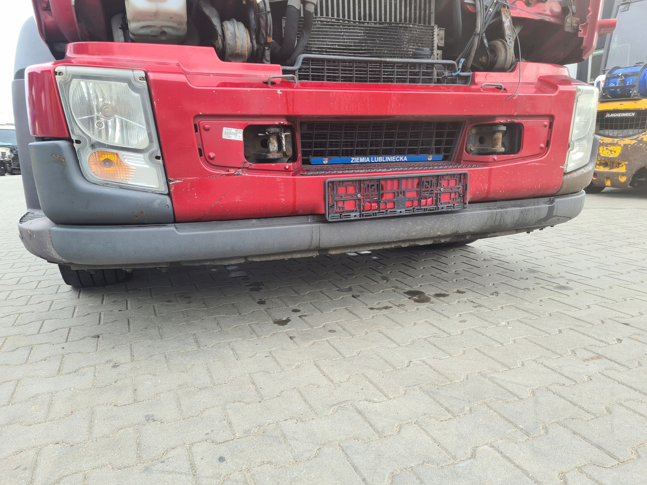 VOLVO ZDERZAK KOMPLETNY Z LAMPAMI BELKA STOPNIE VOLVO FL 22.5 EURO 5 - Бампер для Грузовиков: фото 1 VOLVO ZDERZAK KOMPLETNY Z LAMPAMI BELKA STOPNIE VOLVO FL 22.5 EURO 5 - Бампер для Грузовиков: фото 1