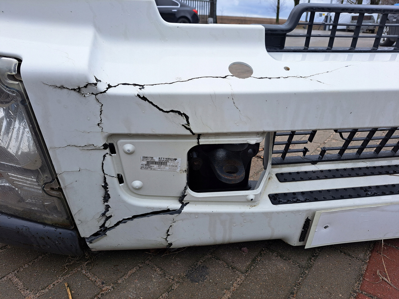 VOLVO ZDERZAK KOMPLETNY Z LAMPAMI BELKA STOPNIE VOLVO FL EURO 5 - Бампер для Грузовиков: фото 3 VOLVO ZDERZAK KOMPLETNY Z LAMPAMI BELKA STOPNIE VOLVO FL EURO 5 - Бампер для Грузовиков: фото 3