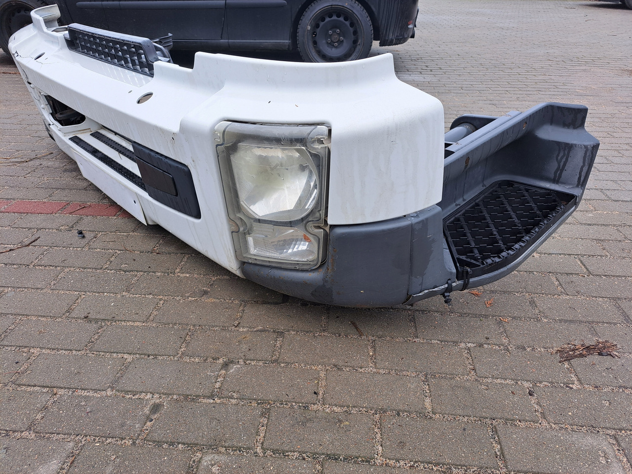 VOLVO ZDERZAK KOMPLETNY Z LAMPAMI BELKA STOPNIE VOLVO FL EURO 5 - Бампер для Грузовиков: фото 4 VOLVO ZDERZAK KOMPLETNY Z LAMPAMI BELKA STOPNIE VOLVO FL EURO 5 - Бампер для Грузовиков: фото 4