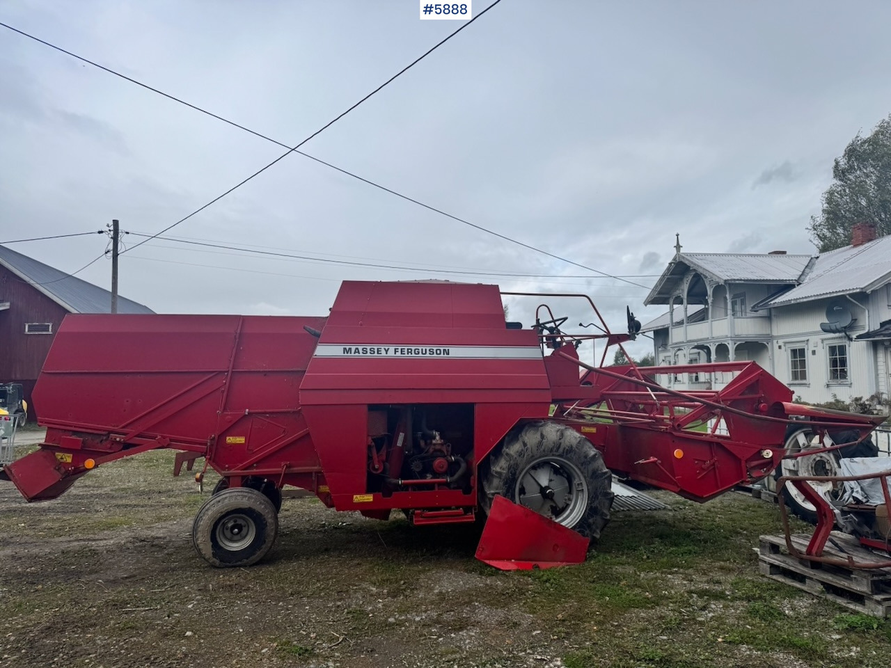 1986 Massey Ferguson 330 combine harvester - Зерноуборочный комбайн: фото 1 1986 Massey Ferguson 330 combine harvester - Зерноуборочный комбайн: фото 1