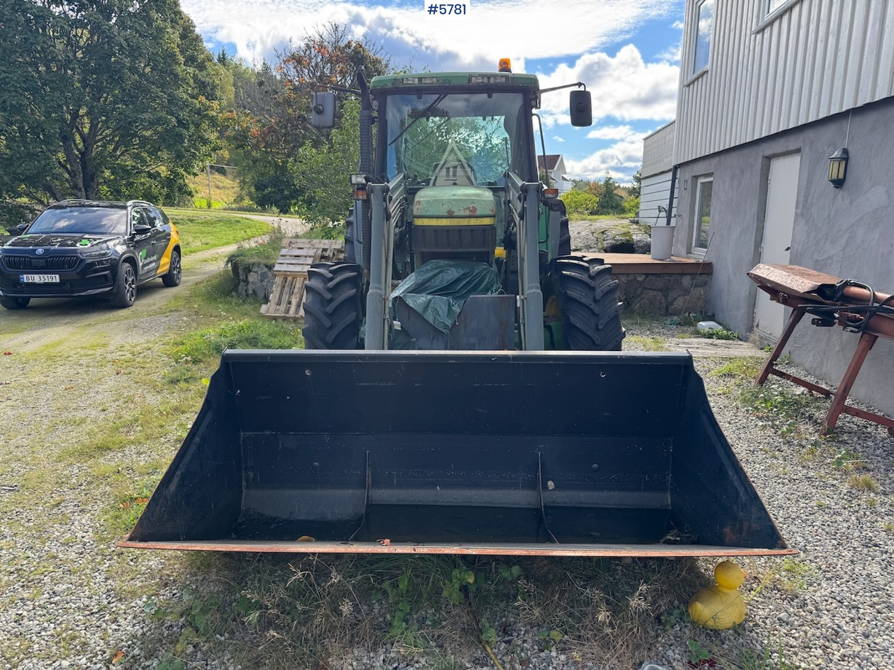 1993 John Deere 6300 w/ front loader and plow plate. - Трактор: фото 3 1993 John Deere 6300 w/ front loader and plow plate. - Трактор: фото 3