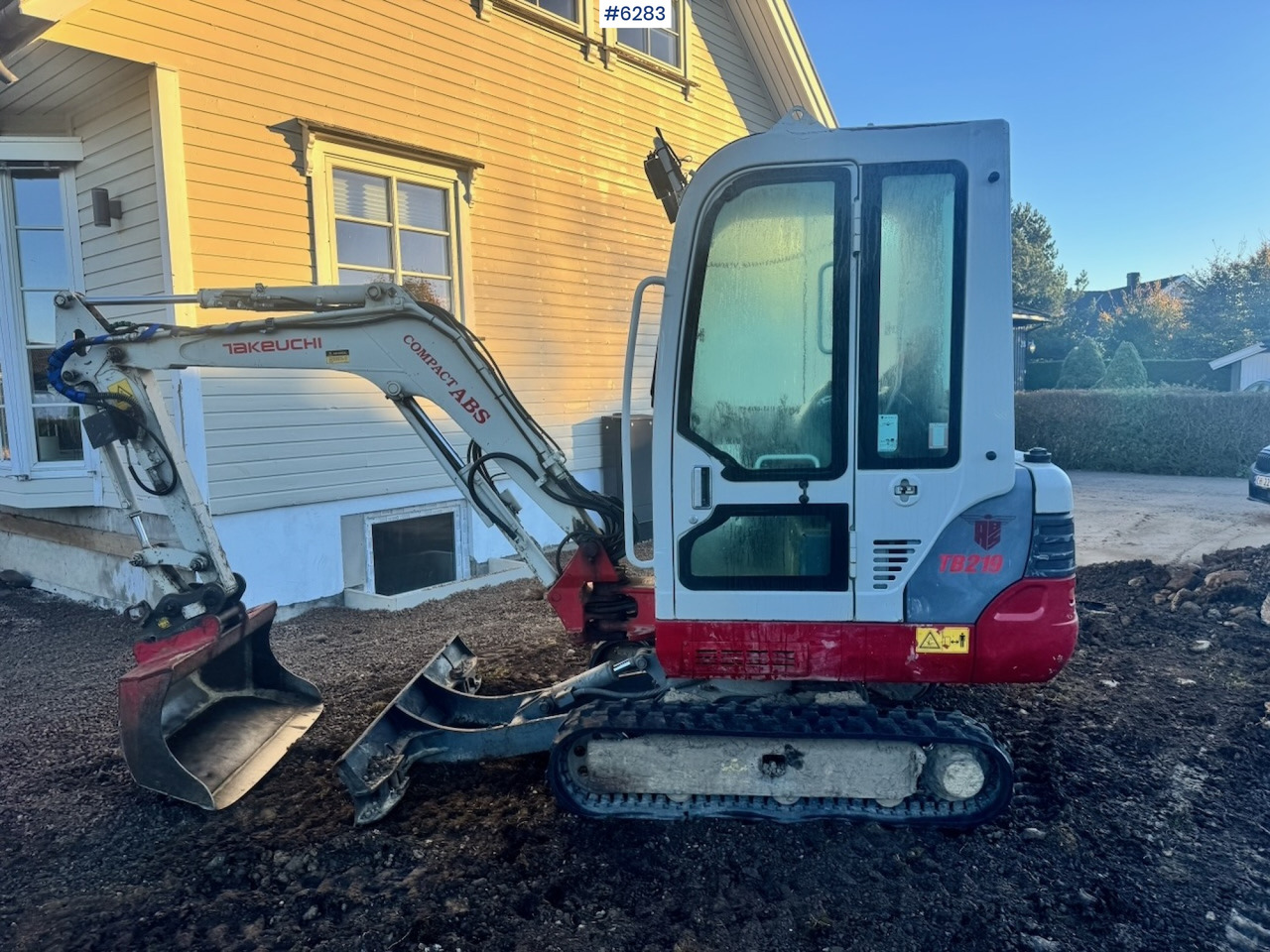 2010 Takeuchi TB219 Mini Excavator with Rototilt and 2 buckets. - Мини-экскаватор: фото 3 2010 Takeuchi TB219 Mini Excavator with Rototilt and 2 buckets. - Мини-экскаватор: фото 3