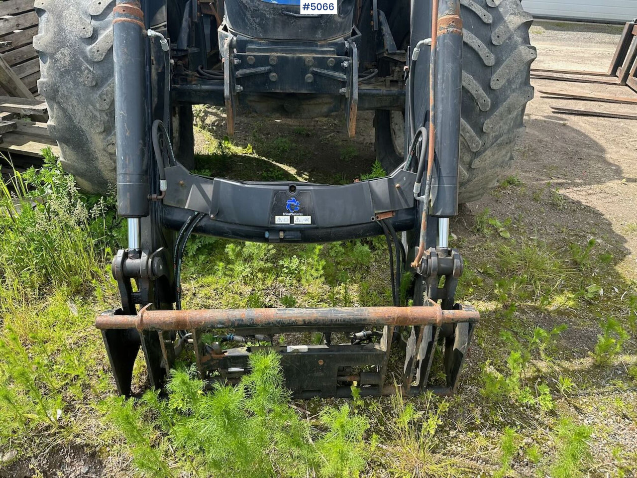 2011 New Holland T6080 w/ trima +5.1p - Трактор: фото 4 2011 New Holland T6080 w/ trima +5.1p - Трактор: фото 4