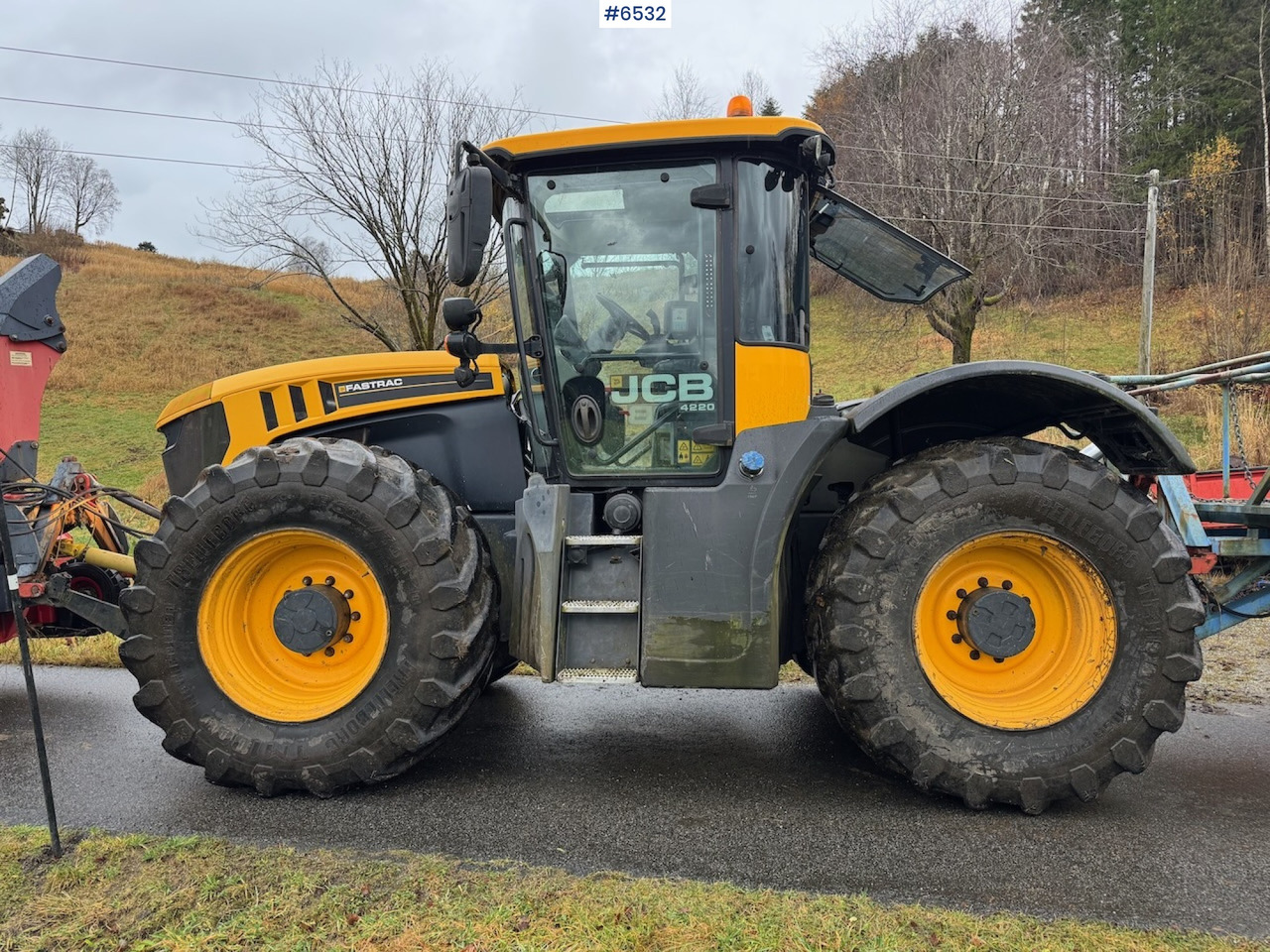 2015 JCB Fastrack 4220 w/ front hydraulics, front PTO and plow plate. Low hours! - Трактор: фото 4 2015 JCB Fastrack 4220 w/ front hydraulics, front PTO and plow plate. Low hours! - Трактор: фото 4