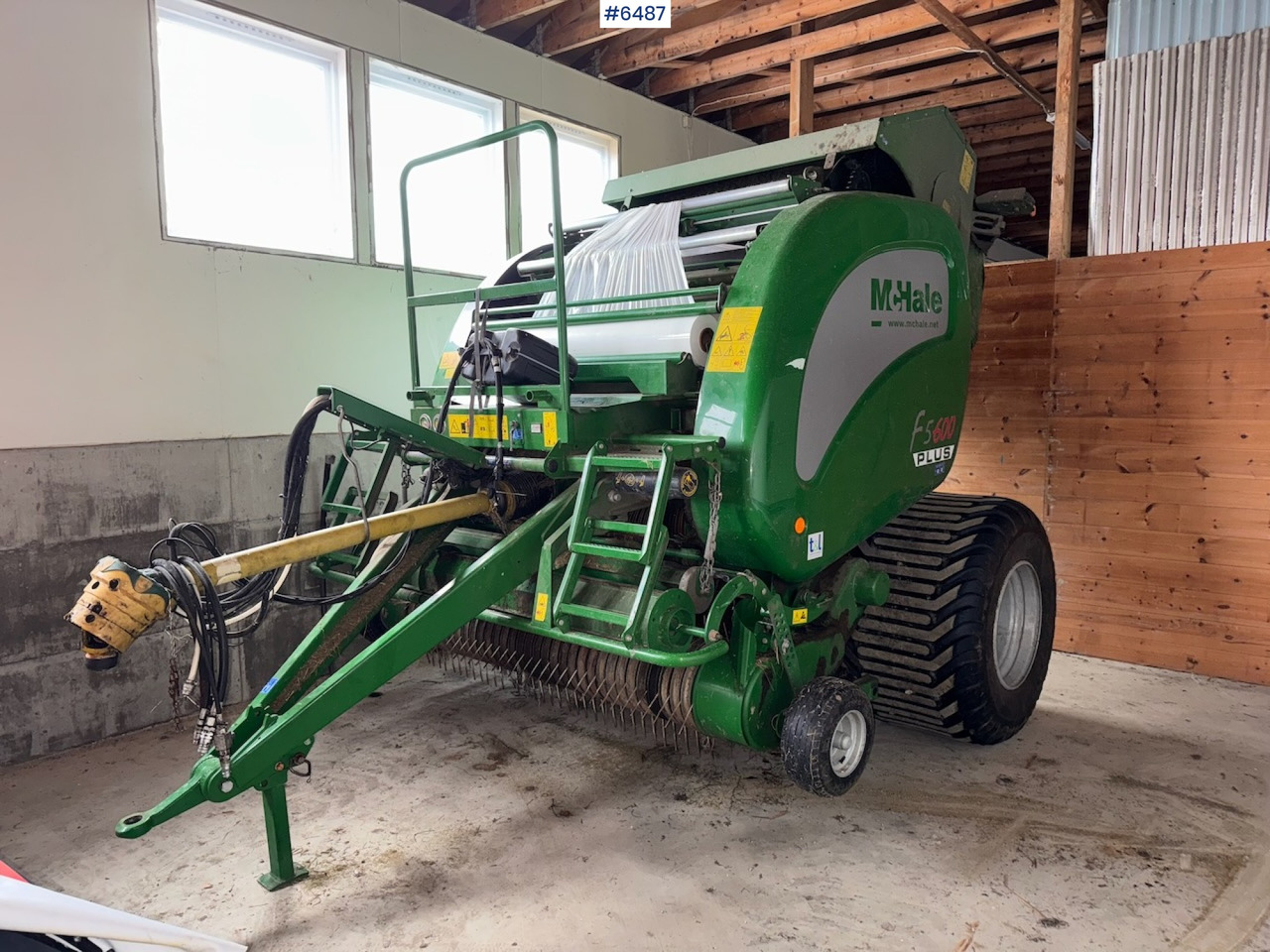 2021 McHale F5600 Plus w/ Camless Pick-Up and 710 Tires. - Техника для сенозаготовки: фото 1 2021 McHale F5600 Plus w/ Camless Pick-Up and 710 Tires. - Техника для сенозаготовки: фото 1