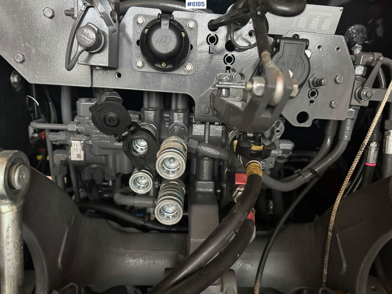 Трактор 2023 Massey Ferguson 5711M Dyna w/ loader with 3rd function. Only 115 hours!: фото 20 Трактор 2023 Massey Ferguson 5711M Dyna w/ loader with 3rd function. Only 115 hours!: фото 20