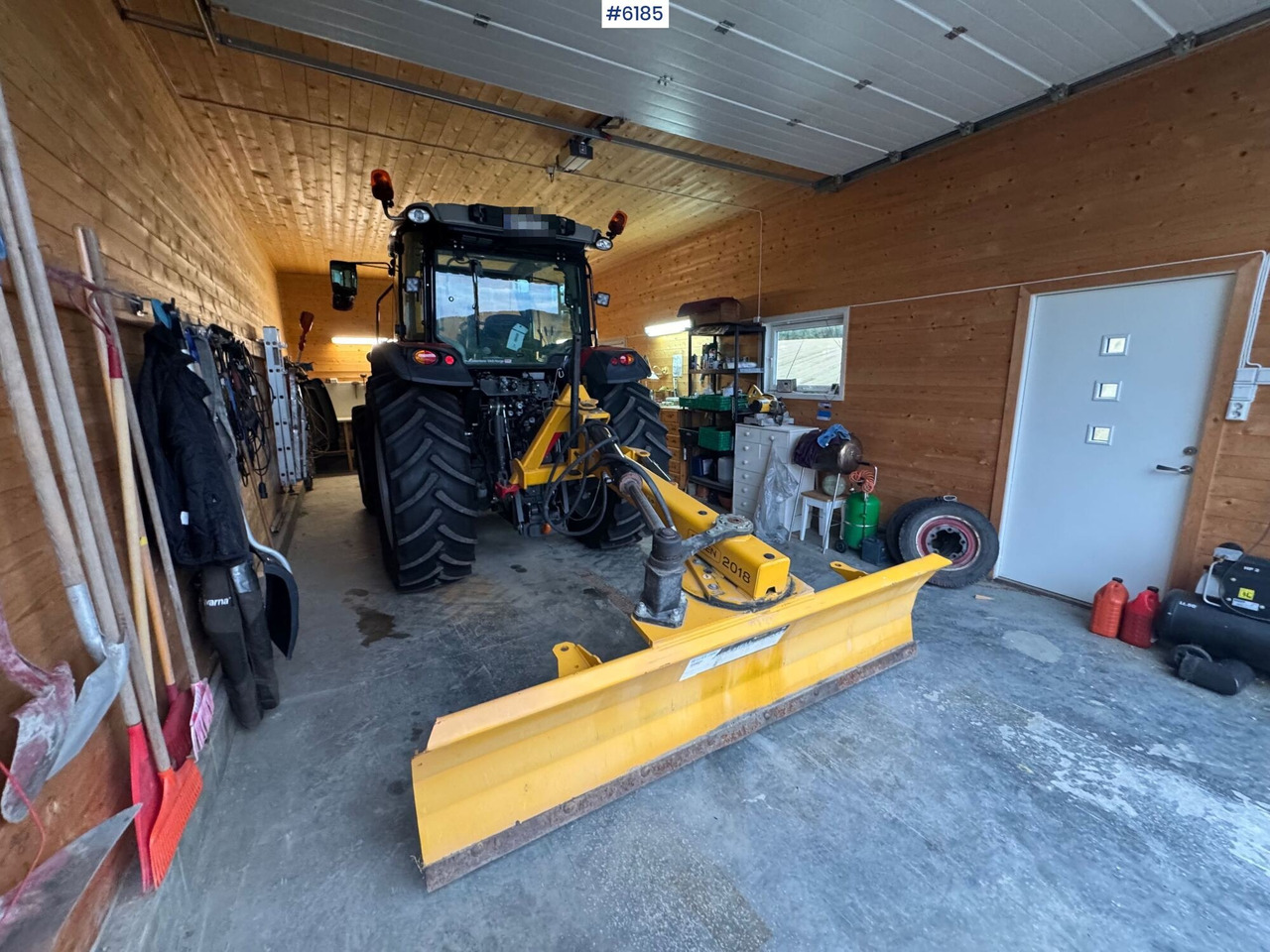 Трактор 2023 Massey Ferguson 5711M Dyna w/ loader with 3rd function. Only 115 hours!: фото 6 Трактор 2023 Massey Ferguson 5711M Dyna w/ loader with 3rd function. Only 115 hours!: фото 6