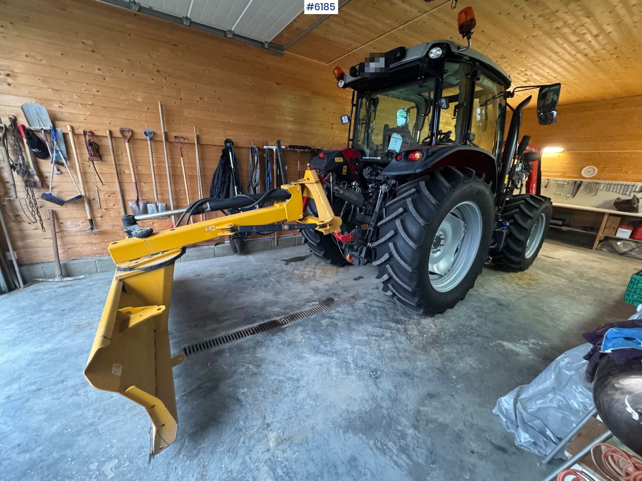 Трактор 2023 Massey Ferguson 5711M Dyna w/ loader with 3rd function. Only 115 hours!: фото 12 Трактор 2023 Massey Ferguson 5711M Dyna w/ loader with 3rd function. Only 115 hours!: фото 12