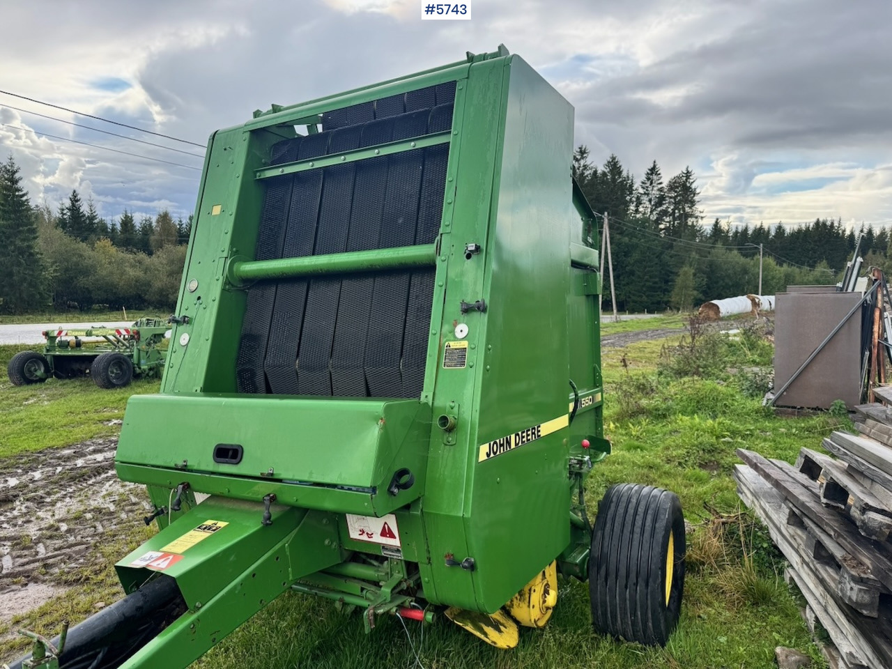 John Deere 550 Round Baler. - Техника для сенозаготовки: фото 2 John Deere 550 Round Baler. - Техника для сенозаготовки: фото 2