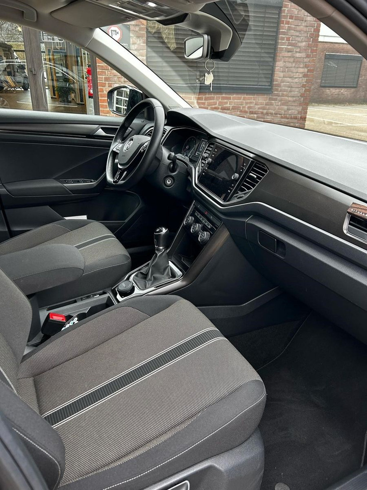 Volkswagen T-Roc Style - Внедорожник: фото 3 Volkswagen T-Roc Style - Внедорожник: фото 3