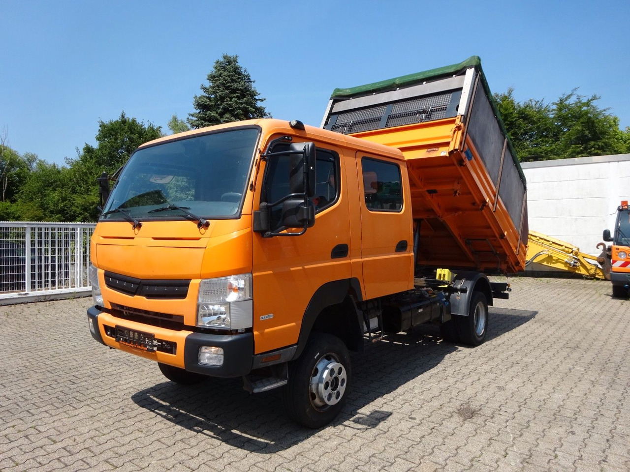 FUSO Canter Doppelkabine MEILLER 3Skipper 4x4 - Малотоннажный самосвал: фото 1 FUSO Canter Doppelkabine MEILLER 3Skipper 4x4 - Малотоннажный самосвал: фото 1