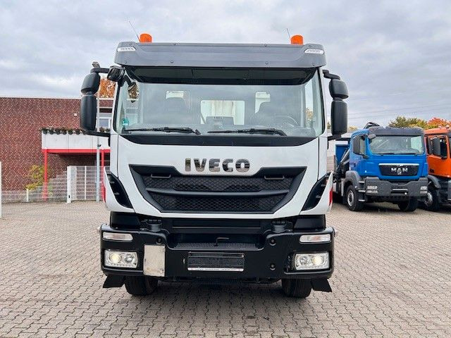 Iveco 410 TRAKKER Wechselsystem Kipper + Asphaltmulde - Портальный бункеровоз: фото 5 Iveco 410 TRAKKER Wechselsystem Kipper + Asphaltmulde - Портальный бункеровоз: фото 5