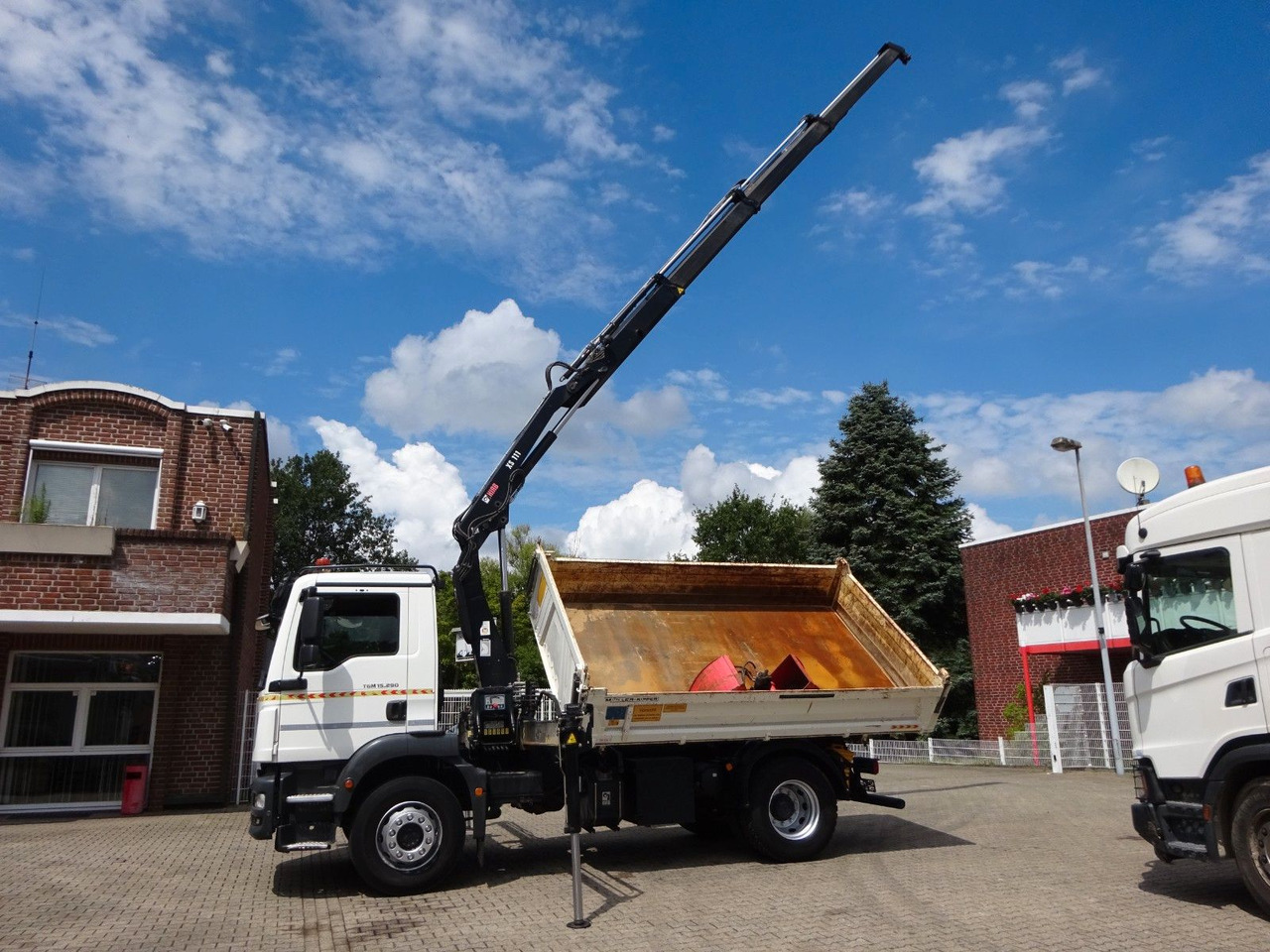 MAN 15.290 TGM 3Skipper + HIAB 111-B3 HIDUO Kran 4x2 - Самосвал, Автоманипулятор: фото 3 MAN 15.290 TGM 3Skipper + HIAB 111-B3 HIDUO Kran 4x2 - Самосвал, Автоманипулятор: фото 3