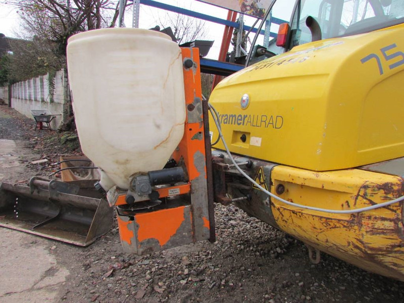 Kramer 750 Radlader mit Winterdienstausrüstung 19.900 € - Колёсный погрузчик: фото 5 Kramer 750 Radlader mit Winterdienstausrüstung 19.900 € - Колёсный погрузчик: фото 5