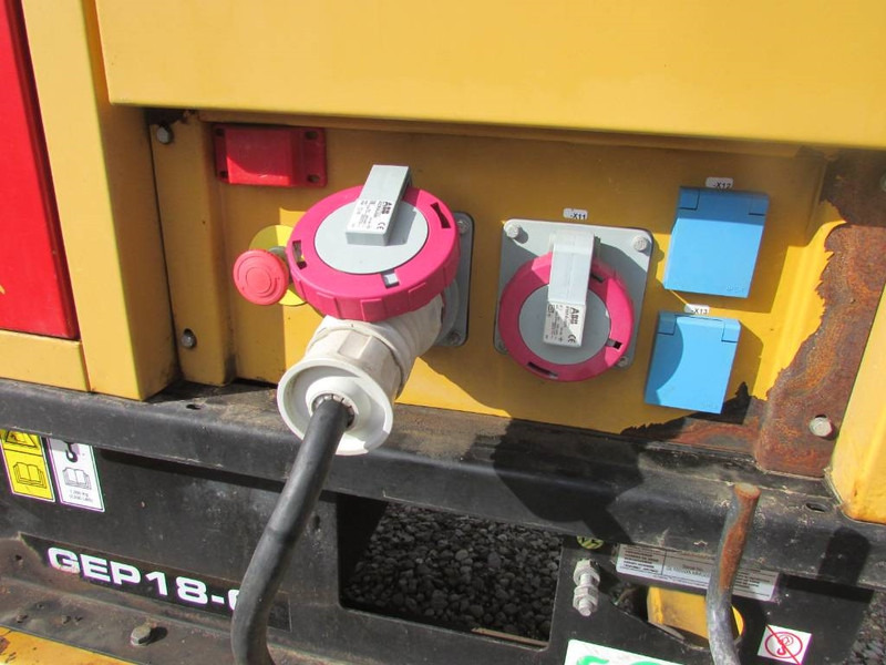 Olympian GEP 18-6 Lichtmast Zeppelin Lichtgiraffe Anhänger - Осветительная мачта: фото 4 Olympian GEP 18-6 Lichtmast Zeppelin Lichtgiraffe Anhänger - Осветительная мачта: фото 4