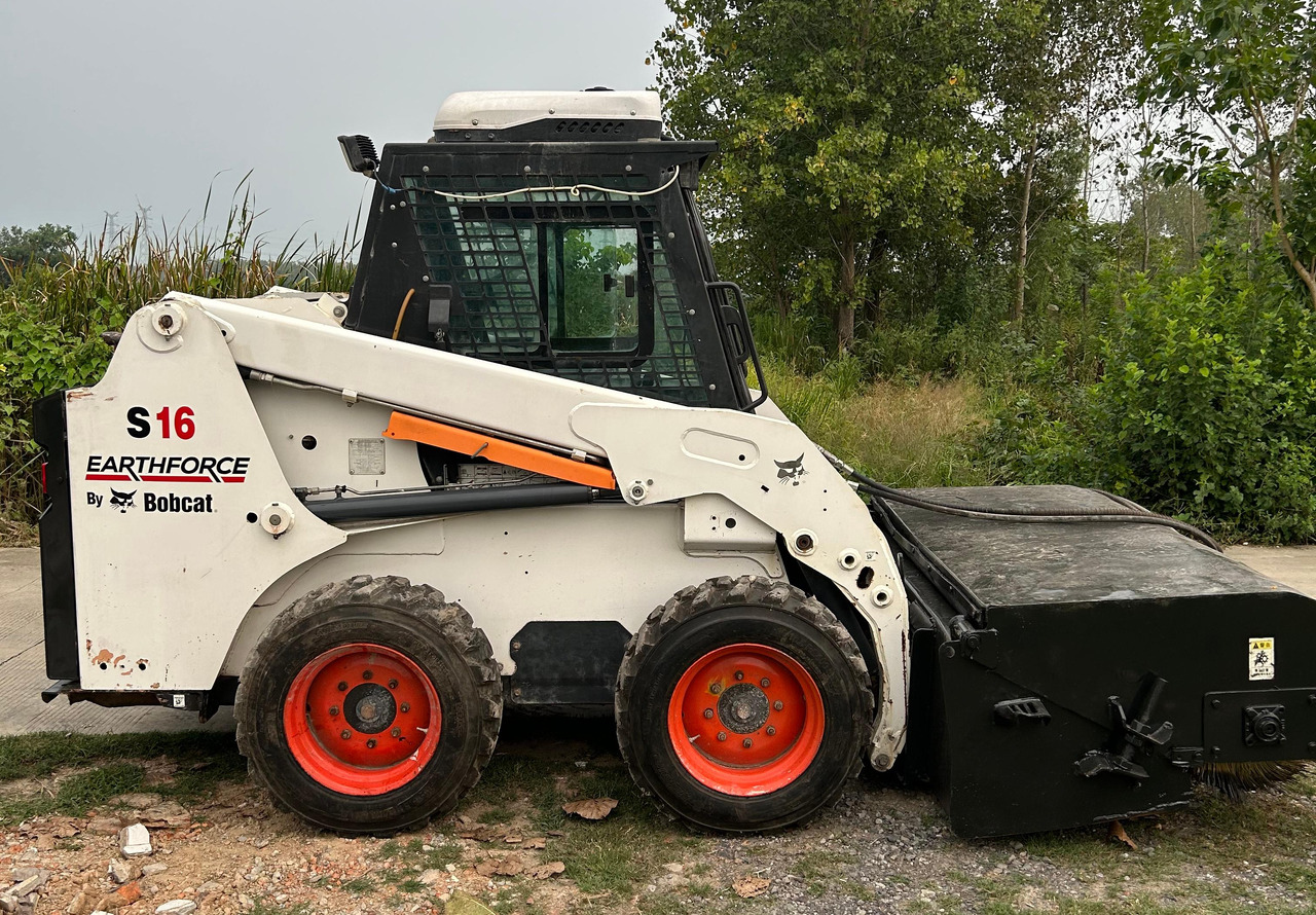BOBCAT S16 - Мини-погрузчик с бортовым поворотом: фото 1 BOBCAT S16 - Мини-погрузчик с бортовым поворотом: фото 1