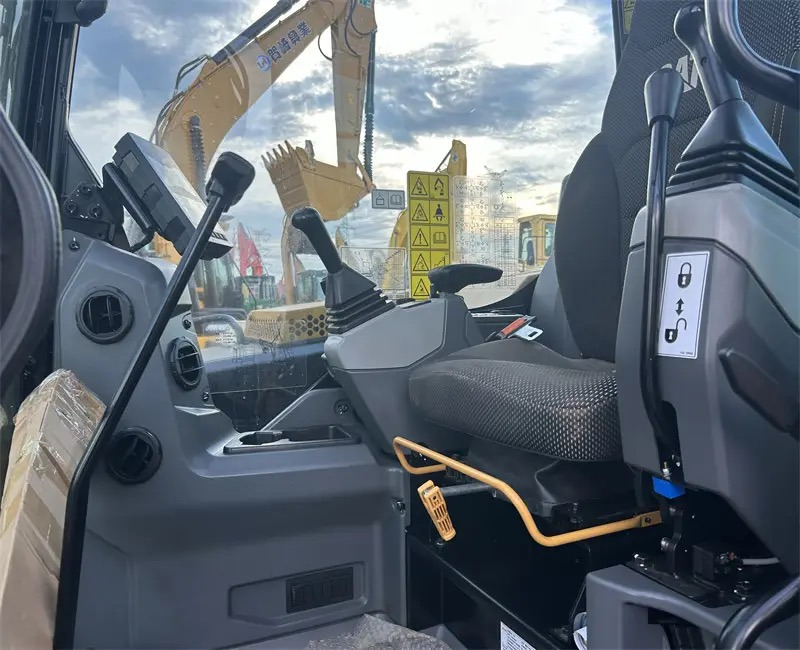 CATERPILLAR 306 - Гусеничный экскаватор: фото 2 CATERPILLAR 306 - Гусеничный экскаватор: фото 2