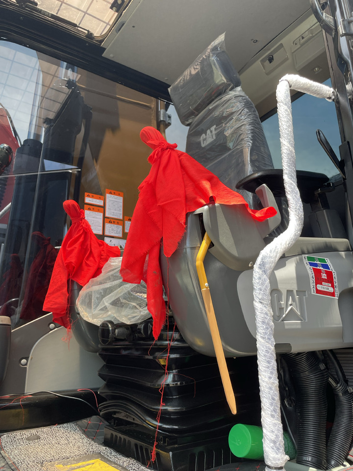 CATERPILLAR 323D2 - Гусеничный экскаватор: фото 5 CATERPILLAR 323D2 - Гусеничный экскаватор: фото 5