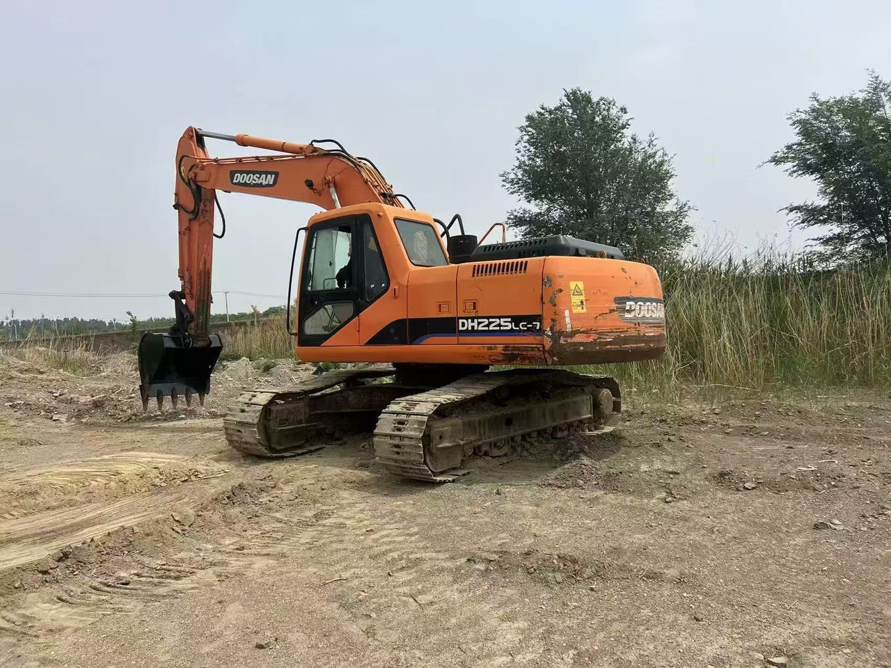 DOOSAN DH225LC-7 - Гусеничный экскаватор: фото 2 DOOSAN DH225LC-7 - Гусеничный экскаватор: фото 2