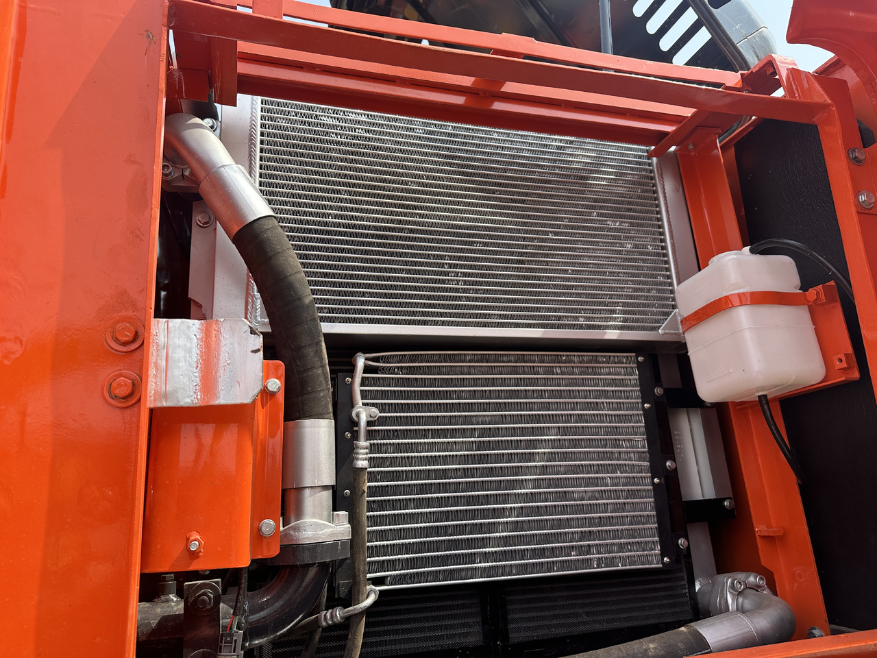 DOOSAN DX225LC-9C - Гусеничный экскаватор: фото 3 DOOSAN DX225LC-9C - Гусеничный экскаватор: фото 3