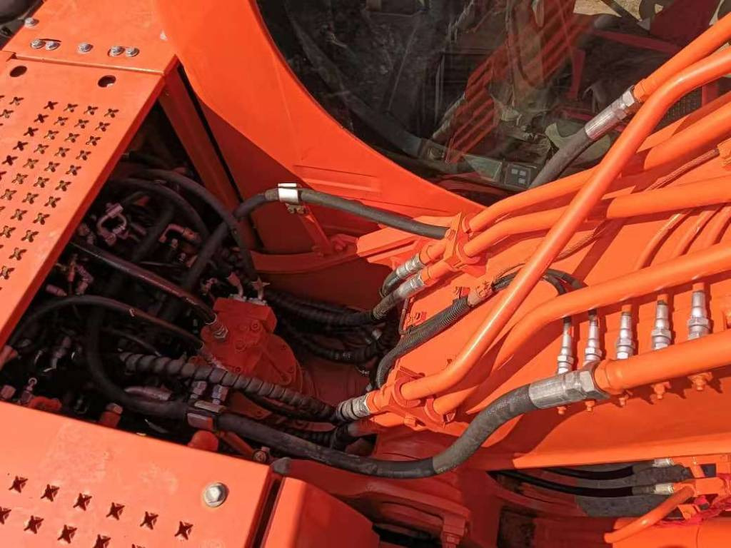 Doosan DX150 - Гусеничный экскаватор: фото 3 Doosan DX150 - Гусеничный экскаватор: фото 3