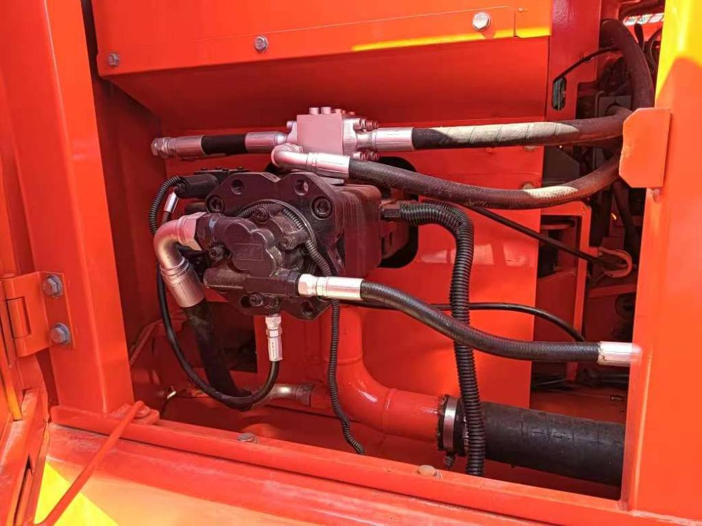 Doosan DX150 - Гусеничный экскаватор: фото 2 Doosan DX150 - Гусеничный экскаватор: фото 2