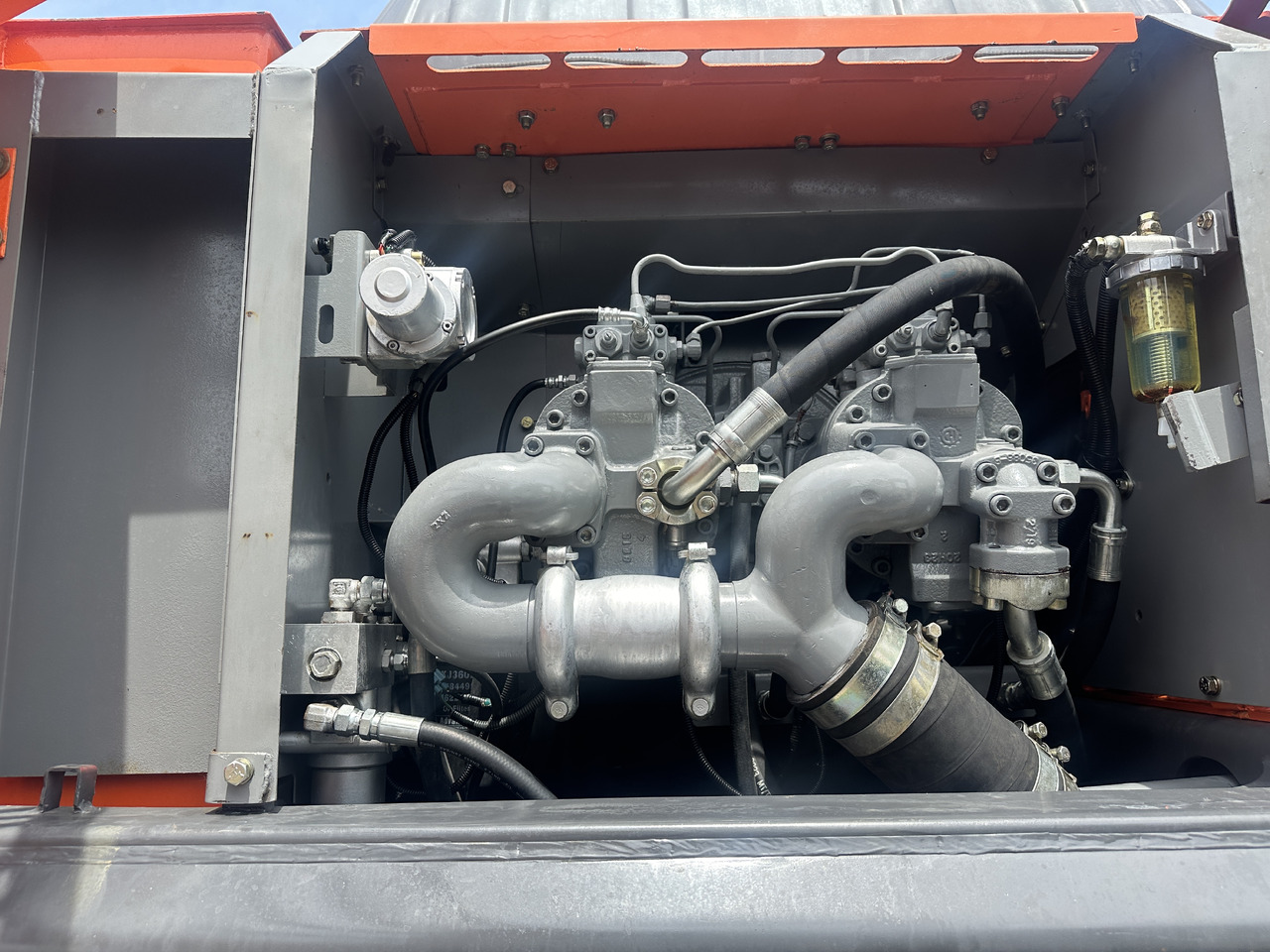 HITACHI ZX350H - Гусеничный экскаватор: фото 5 HITACHI ZX350H - Гусеничный экскаватор: фото 5