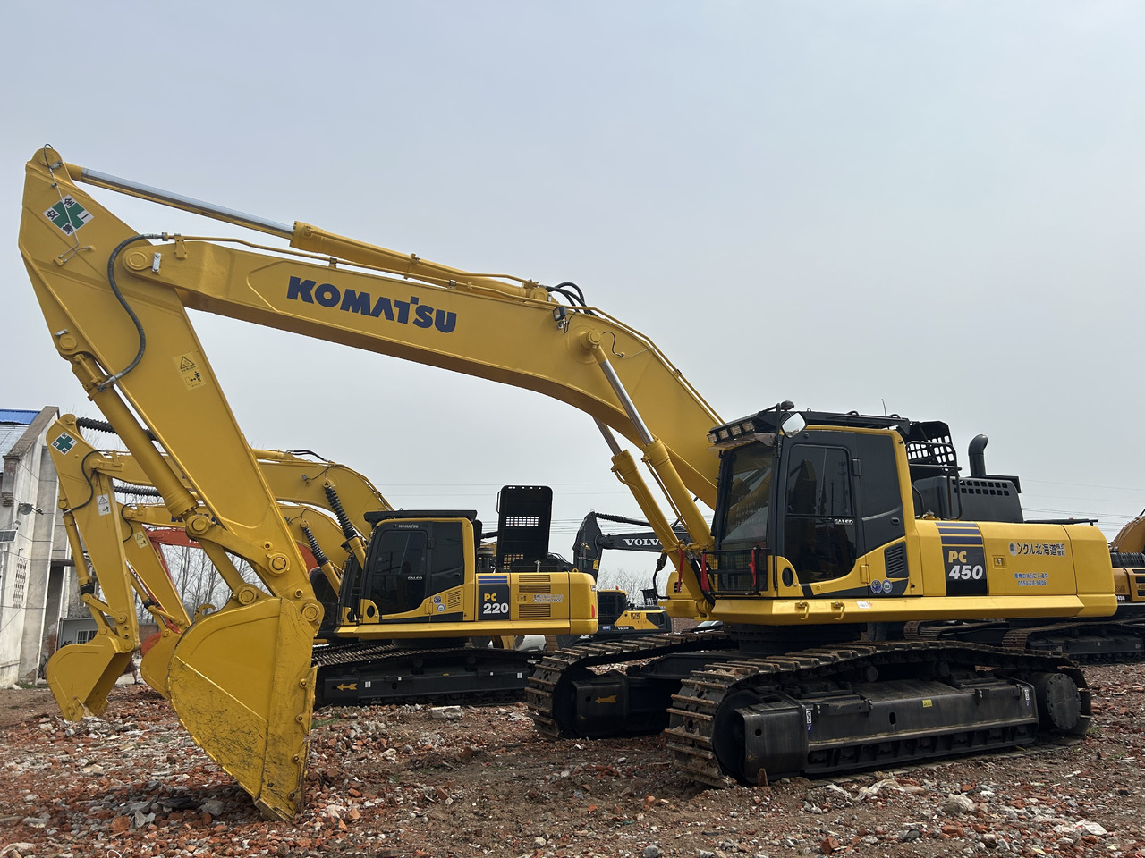 KOMATSU PC450-8 - Гусеничный экскаватор: фото 3 KOMATSU PC450-8 - Гусеничный экскаватор: фото 3
